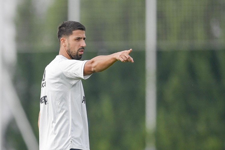 半岛体育官网-赫迪拉:德甲进球数量五大联赛最多,这里对前锋来说简直是天堂