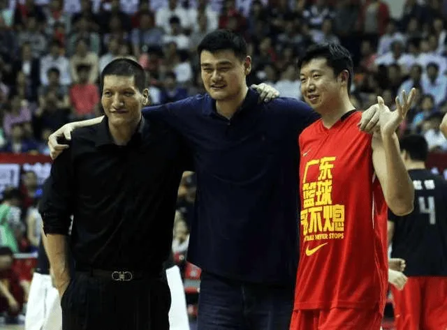 半岛体育在线-女版姚明大致大巴！中国女篮开启三大中锋时代